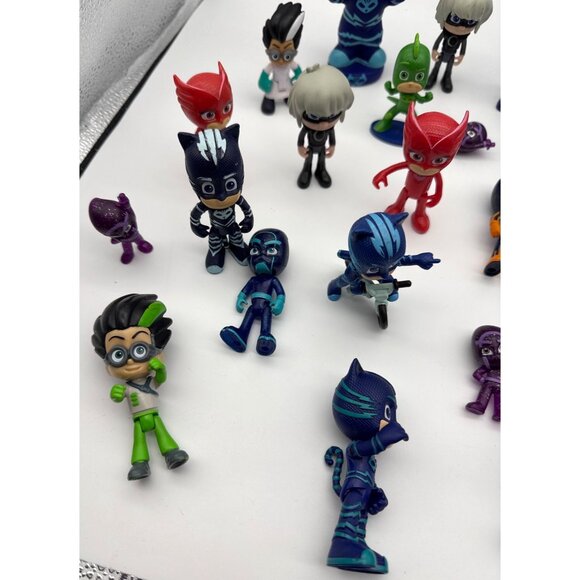 Lot Of 28 PJ Masks Toys Action Figures Nice collection - Picture 3 of 7
